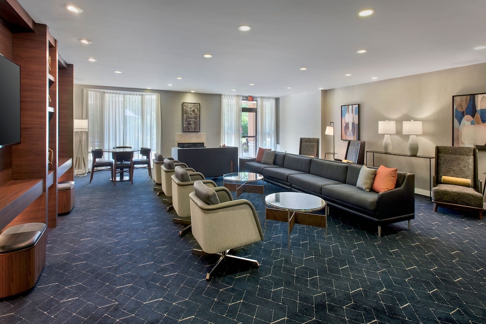 Courtyard by Marriott Philadelphia Plymouth Meeting - photo 4
