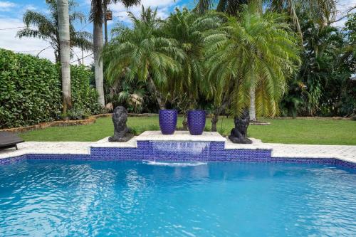 Sunshine heaven - carbon neutral hotel in Pompano Beach