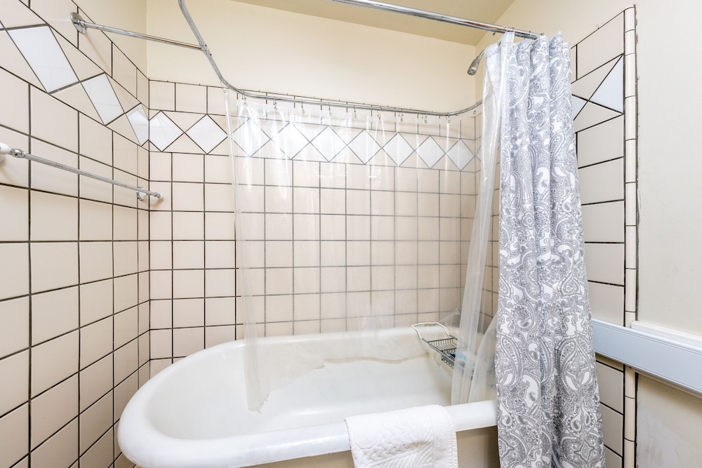 The Dutch Flat Hotel - photo 93