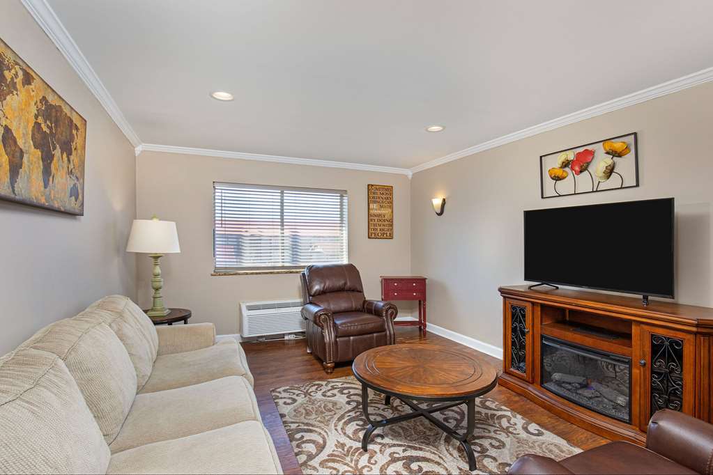 Ramada by Wyndham Bowling Green - photo 35