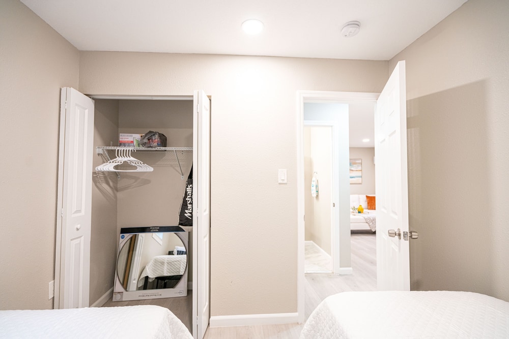 University Serenity Suites 14th - photo 9