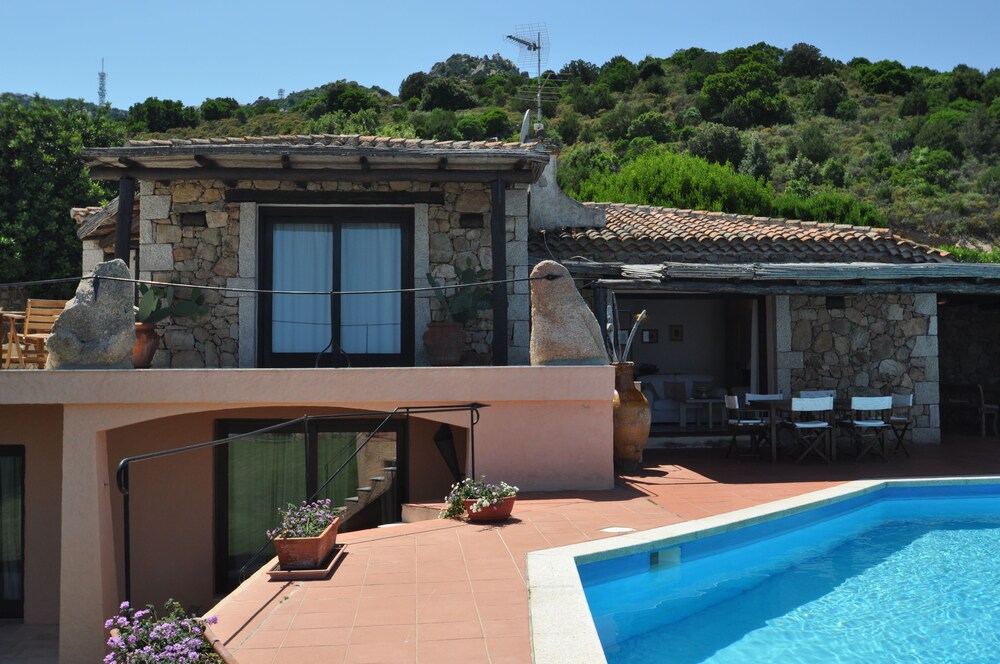 Villa Paradiso — 4-Star Luxury Hotel in Arzachena, Italy