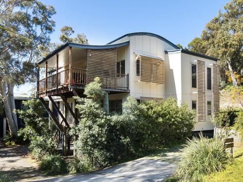 Absolute - carbon neutral hotel in Unknown City