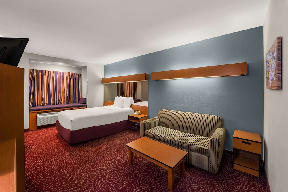 Econo Lodge Inn & Suites Mesquite Dallas East - photo 18
