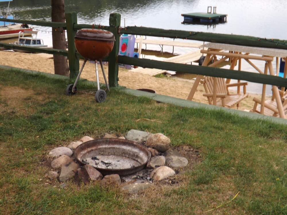 Crooked Lake Resort Cabin 4 - photo 14