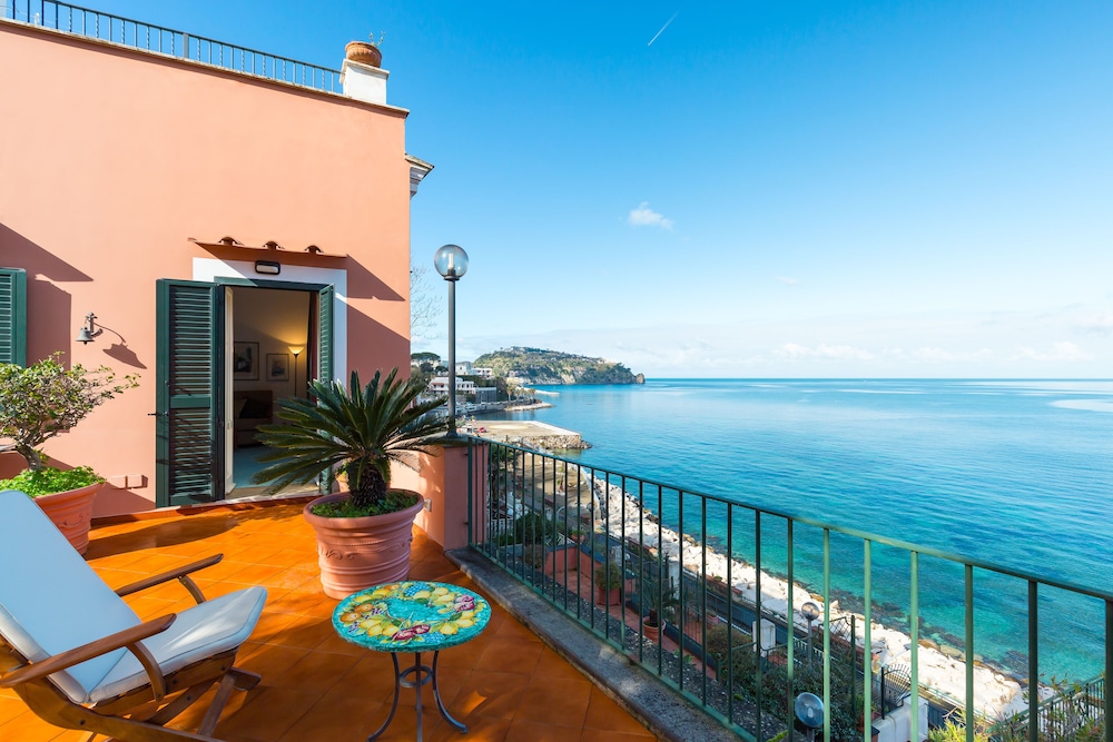 Terrazza Morgera by Napoliapartments — 4-Star Luxury Hotel in Casamicciola Terme, Italy