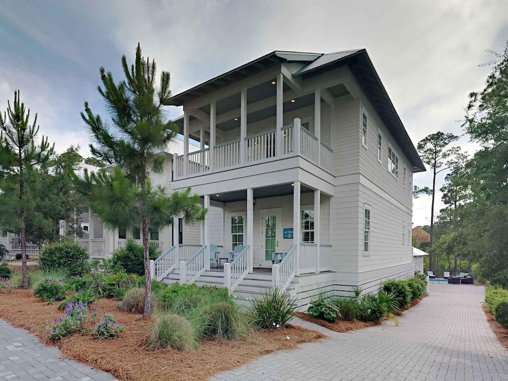 Our Treasure — 4-Star Luxury Hotel in Seaside, United States