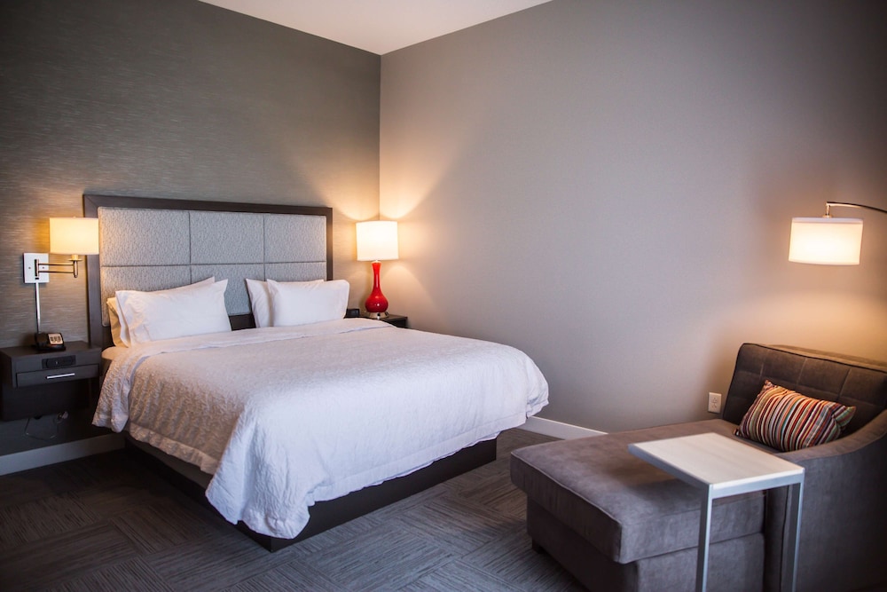 Hampton Inn Pontiac - photo 15