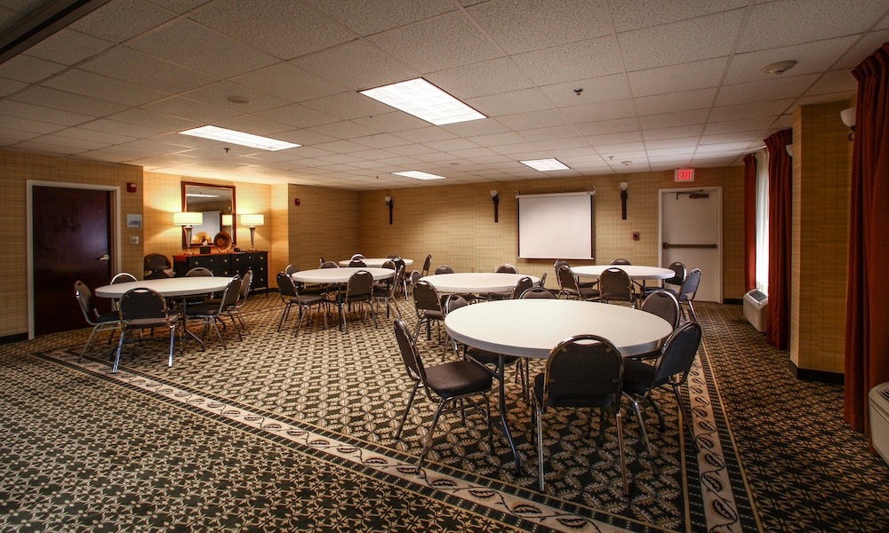 Holiday Inn Express Atlanta Emory University Area by IHG - photo 63
