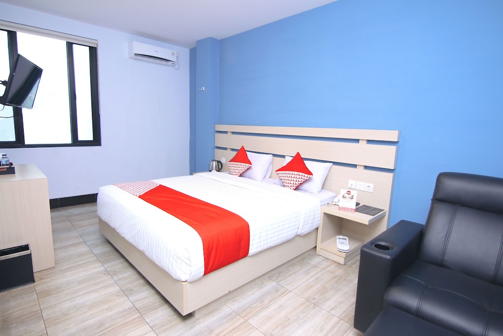 Budget Hotel By The Harbour Padang