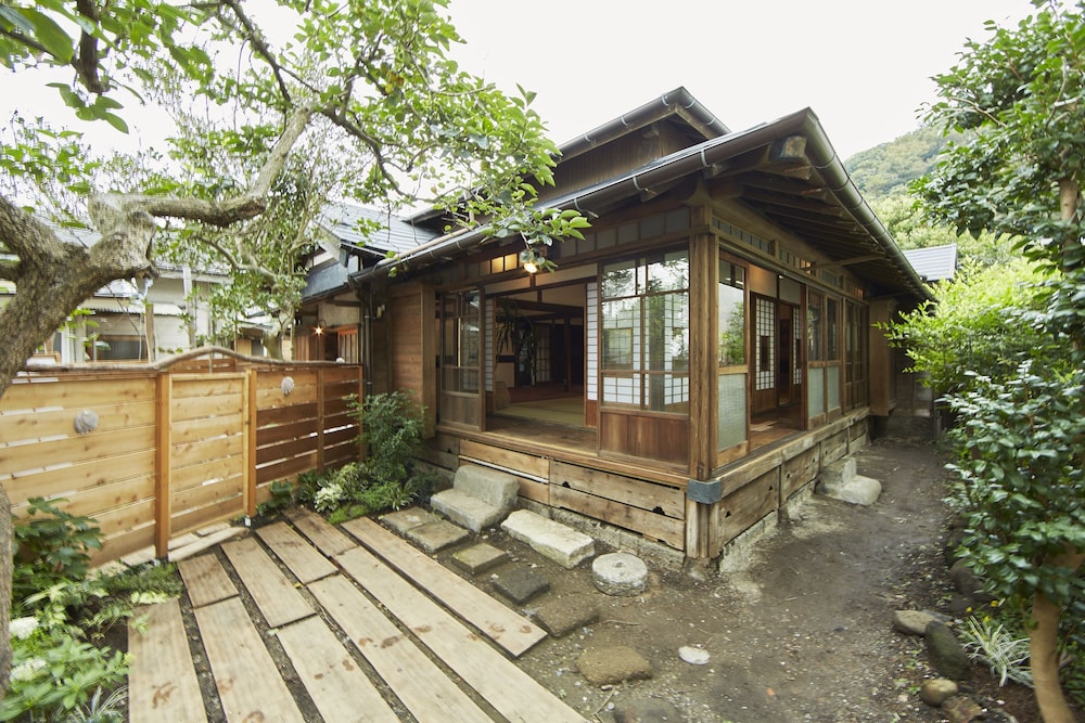 Minatonoakari - carbon neutral hotel in Hayama