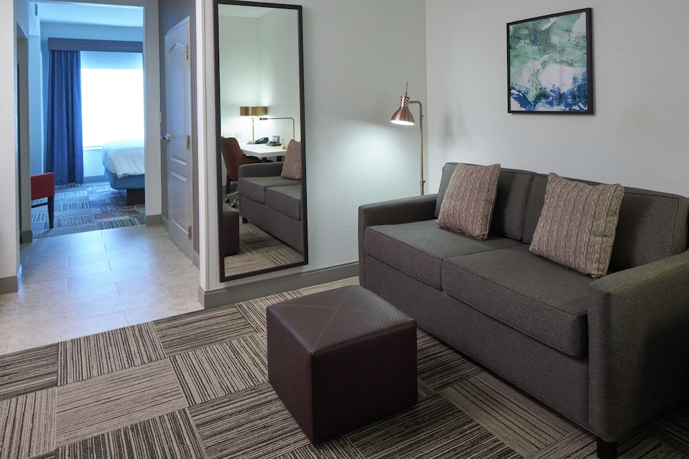 Hilton Garden Inn Evansville - photo 21