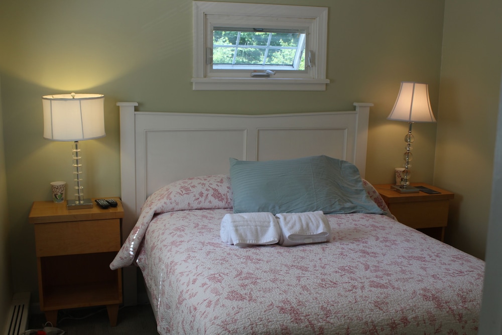 Catskill Seasons Inn - photo 10