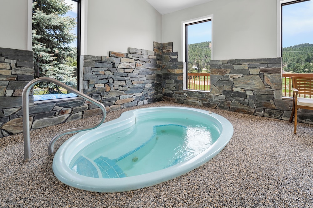 EverSpring Inn & Suites - photo 25