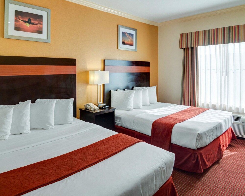 Springwood Suites Houston IAH Beltway 8 — hotel near George Bush Intercontinental Airport