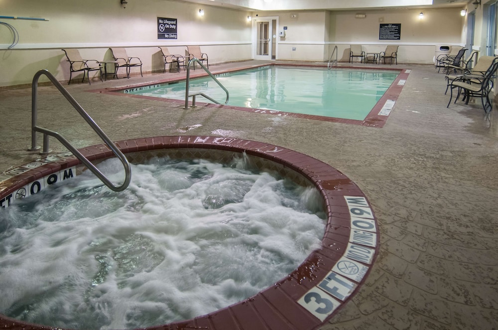 Hampton Inn & Suites Waxahachie - photo 25
