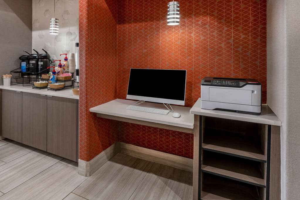 La Quinta Inn & Suites by Wyndham Santa Rosa - photo 30