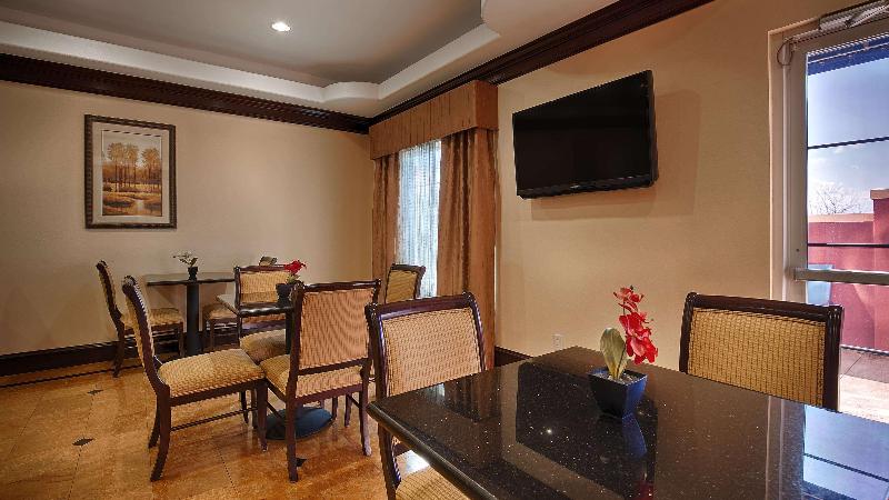 Best Western Plus Manvel Inn & Suites - photo 45