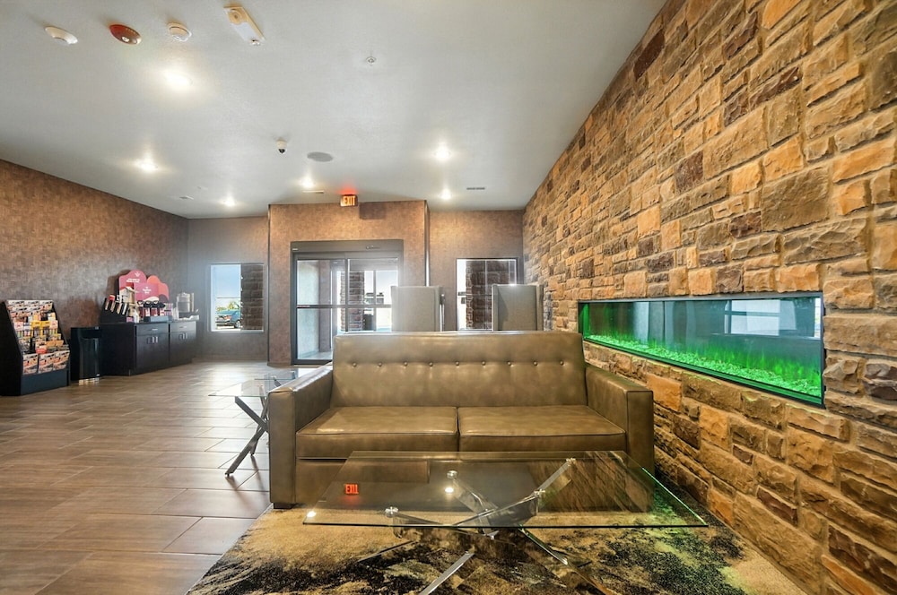 Cobblestone Hotel & Suites Bellefontaine - photo 13