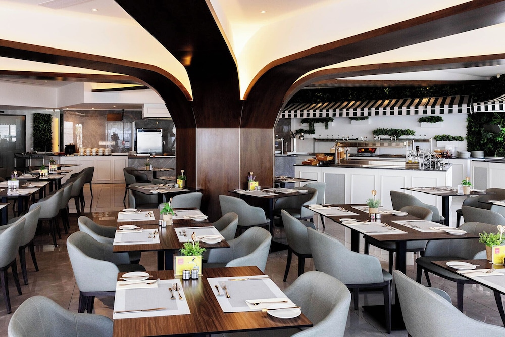 מזון ומשקאות