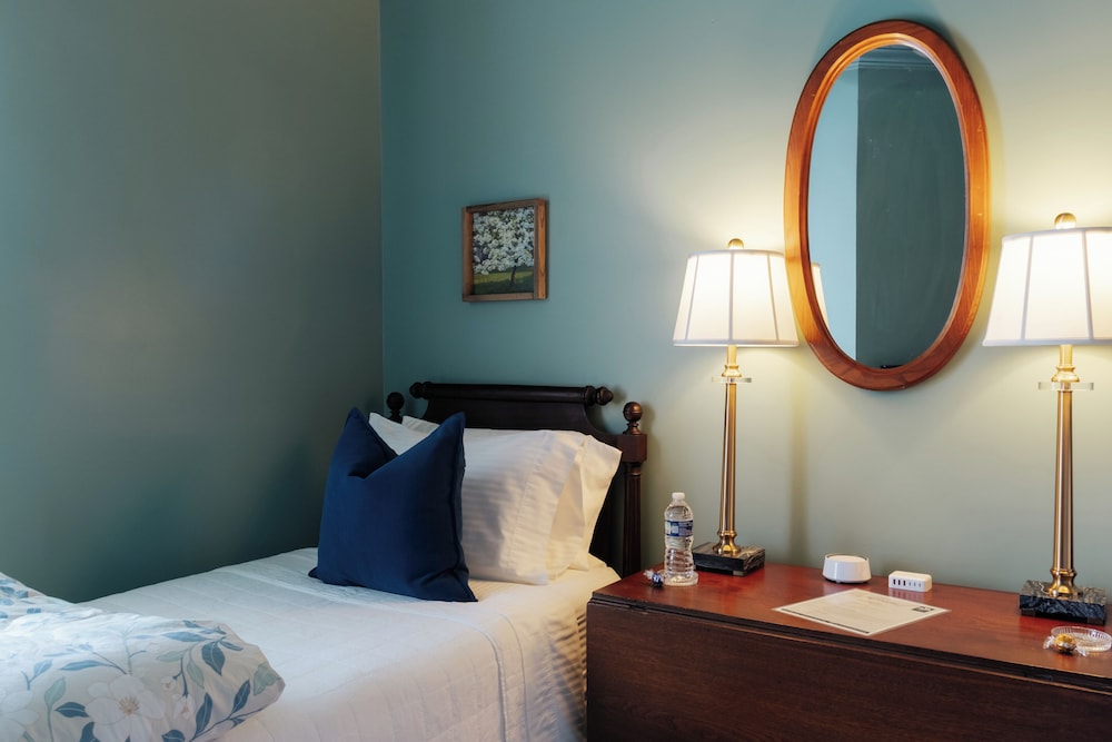 The Trott House Inn - photo 9
