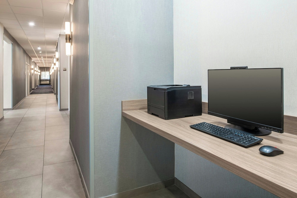 Fairfield Inn & Suites by Marriott Scottsdale Old Town - photo 32