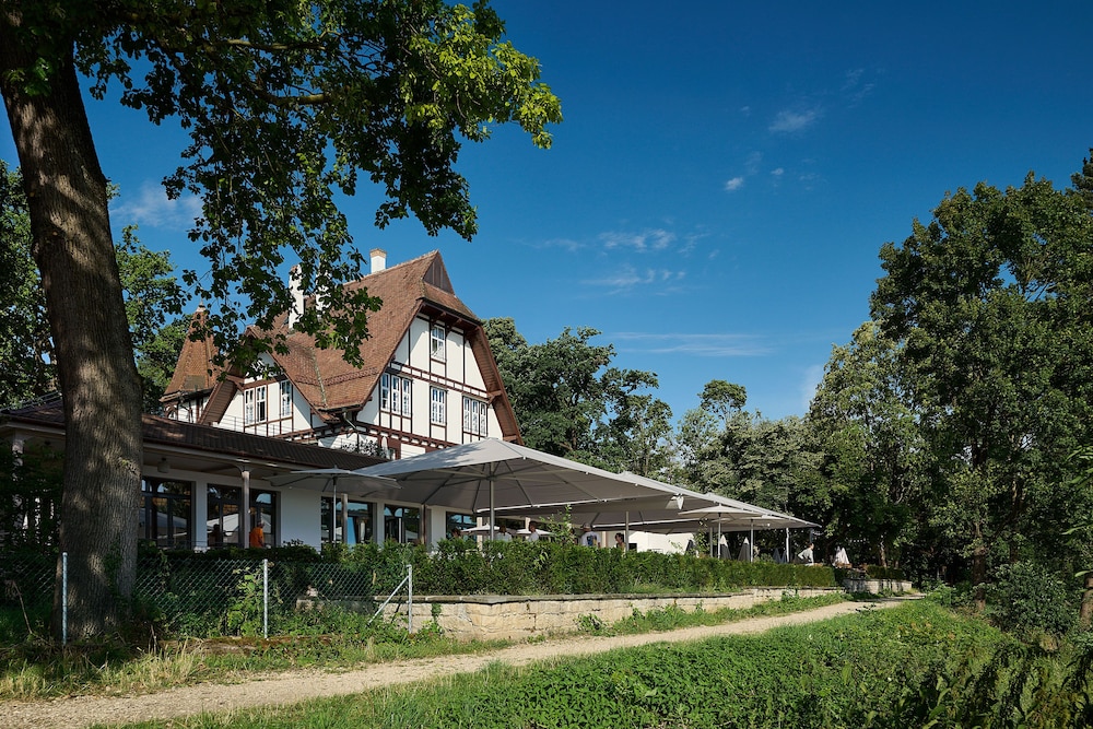 Boutique Hotel Waldhaus — hotel in Muttenz