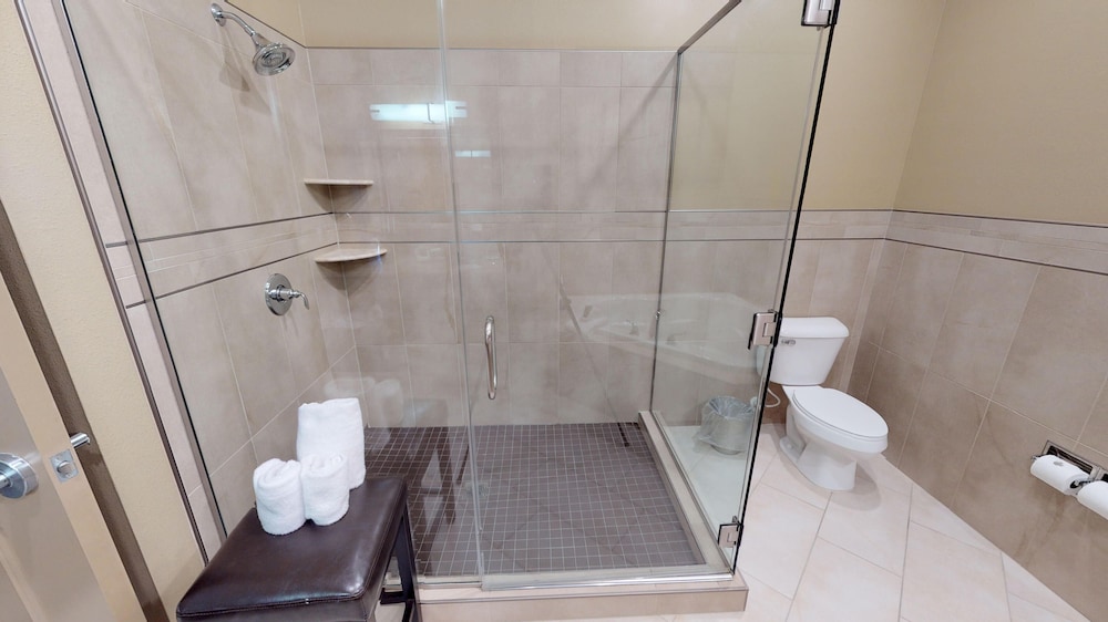 ClubHouse Hotel & Suites Fargo - photo 14
