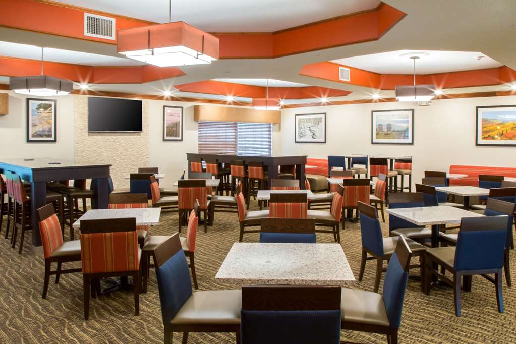 Comfort Suites Grand Rapids South - photo 44