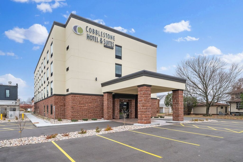 Cobblestone Hotel & Suites Mosinee - featured photo