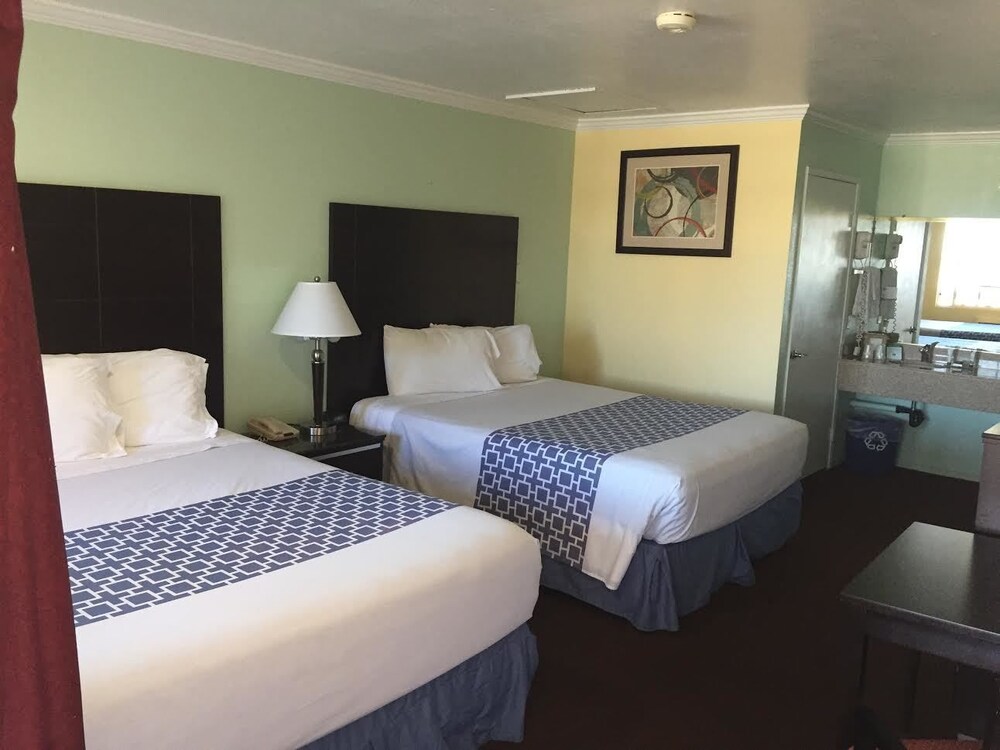 Morro Bay Beach Inn - photo 6