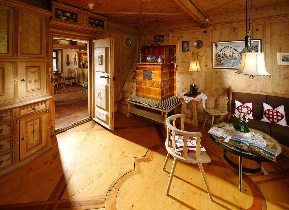 Relais & Châteaux Schlosshotel Chastè Scuol Tarasp — Scuol — photo 4