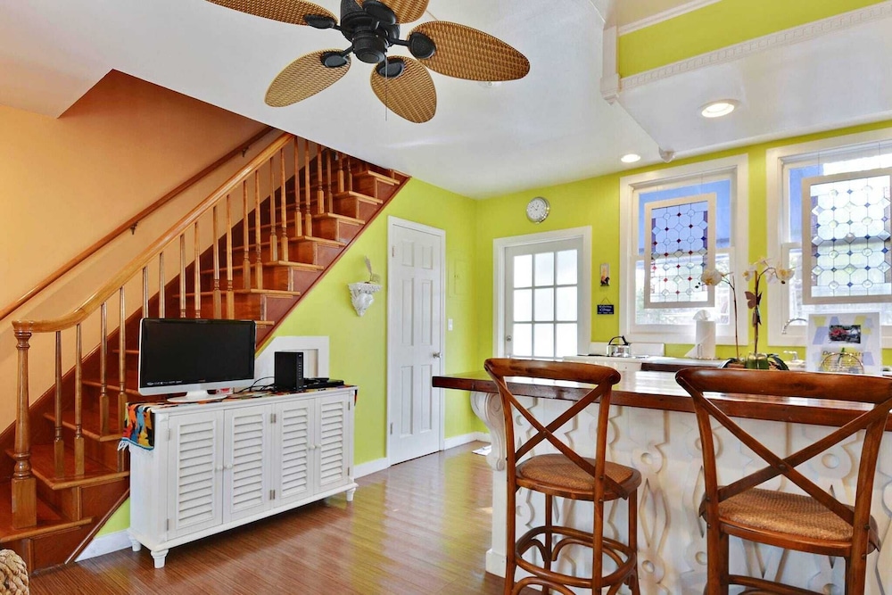 Tranquility by Avantstay Close to Duval St w BBQ & Shared Pool - photo 15