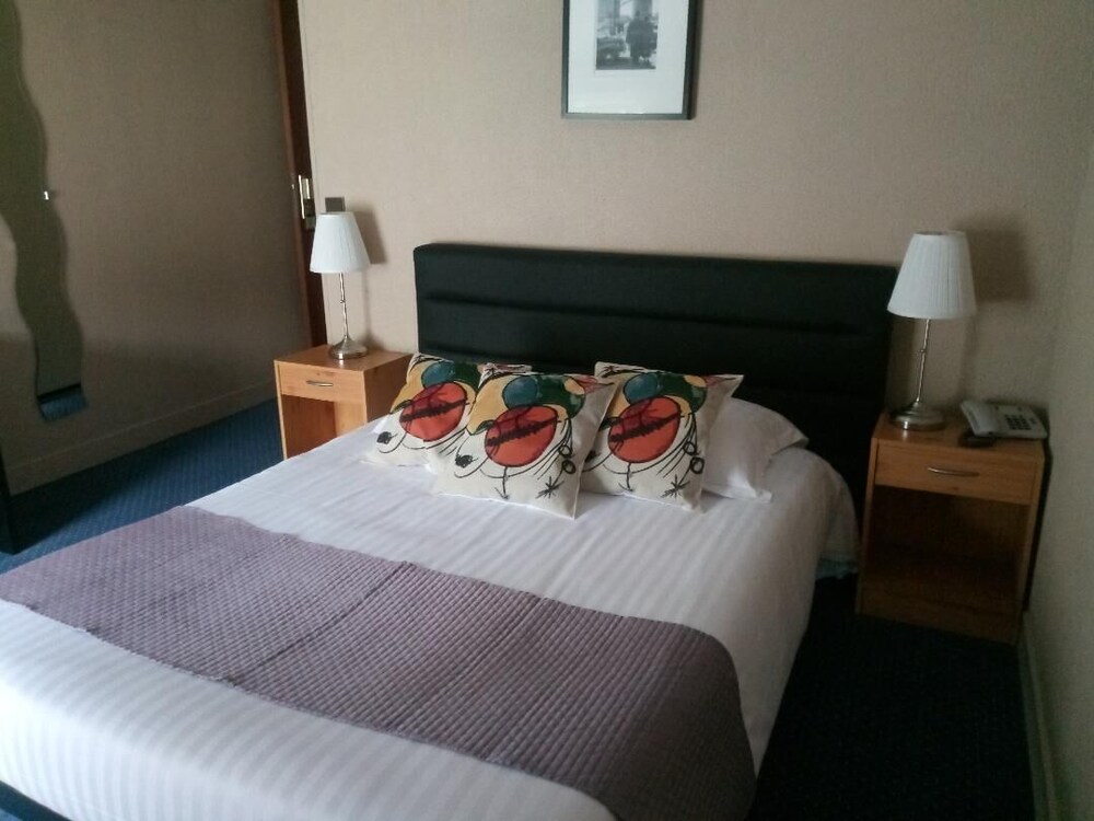 L'Hostellerie De La Rivière — hotel in Creil