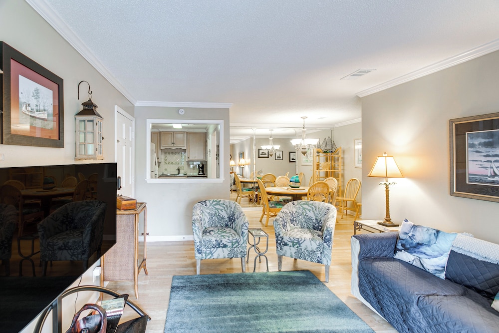 Resort style Condo in St Simons 1 Mi to Pier - photo 16