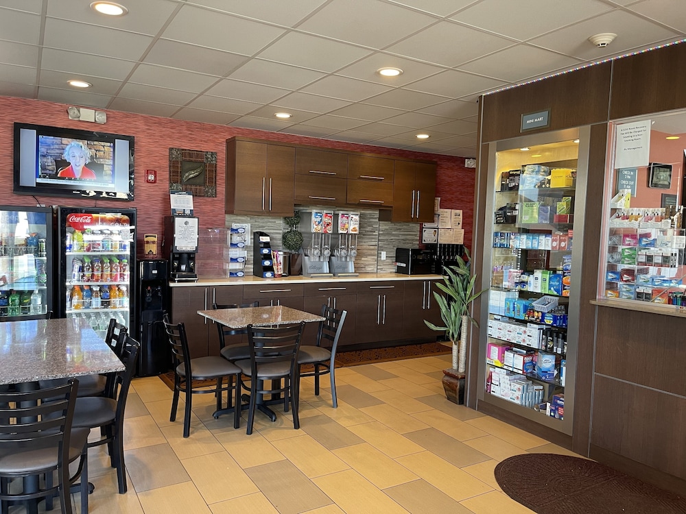 Red Carpet Inn Elmwood Park - photo 4