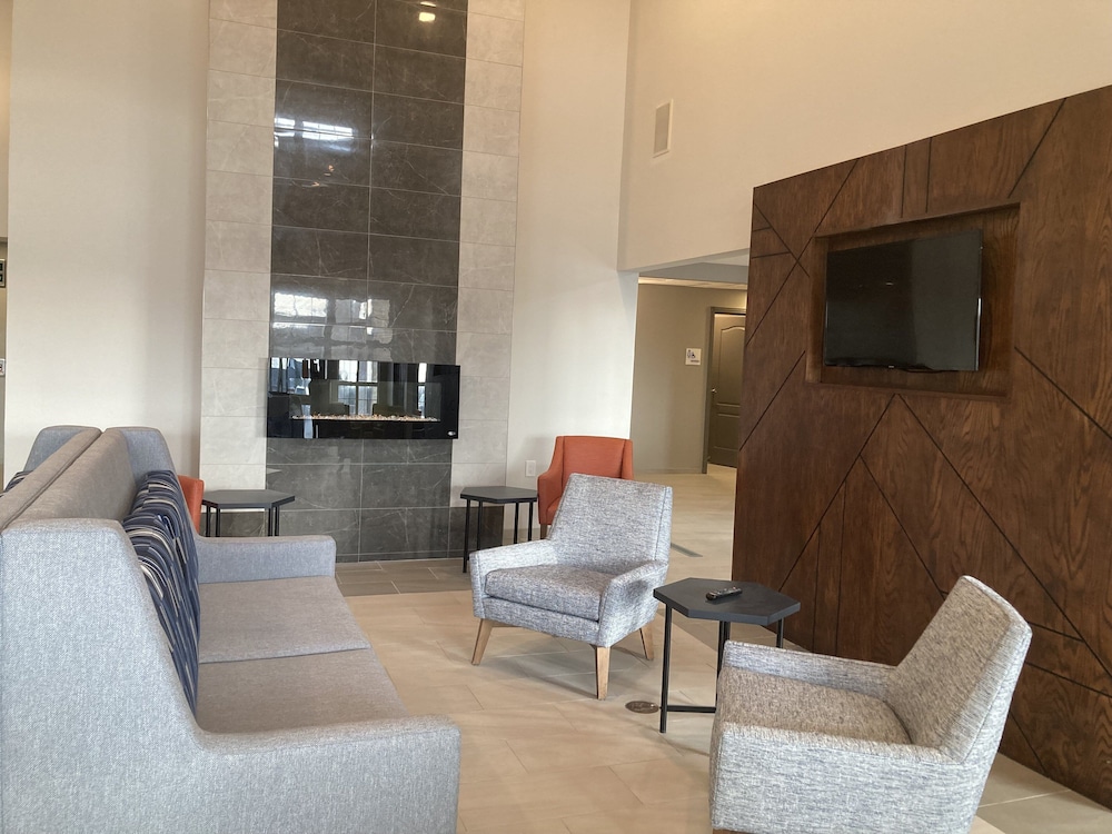 Holiday Inn Express & Suites Port Washington by IHG - photo 57