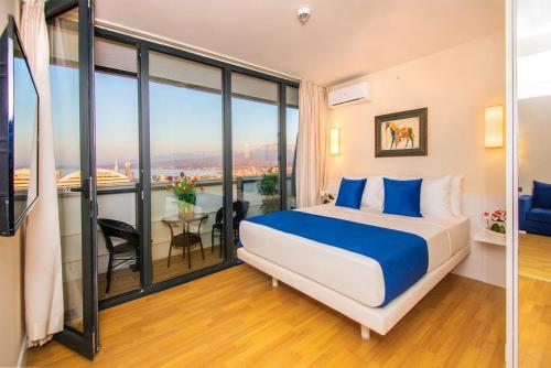 Apartment in Orbi City