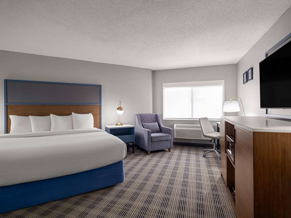 AmericInn by Wyndham Shakopee Near Canterbury Park - photo 29