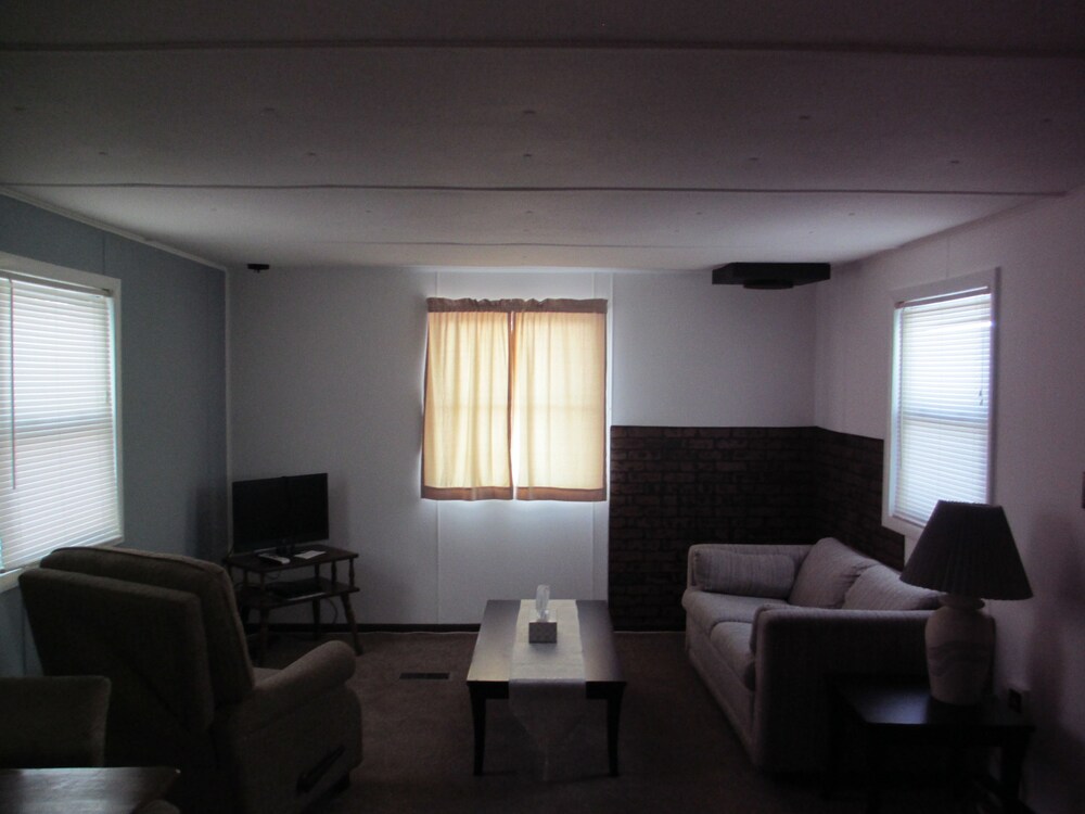 Bad Axe Motel - photo 10