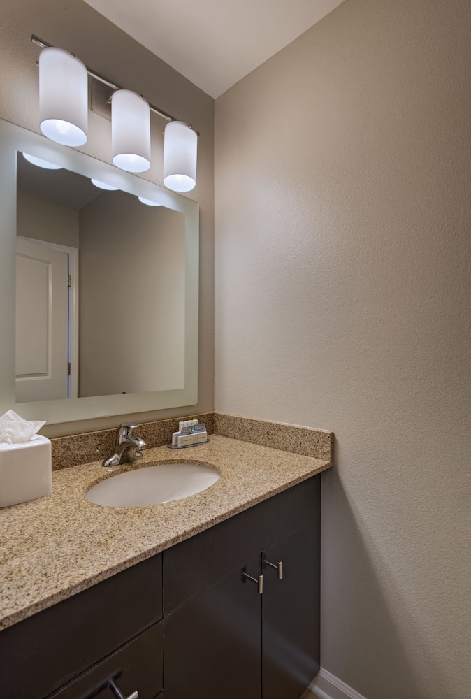 TownePlace Suites Fayetteville Cross Creek - photo 18