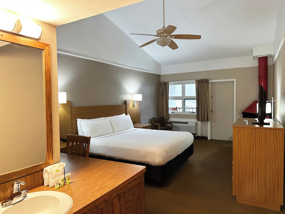 Sidney James Mountain Lodge - photo 16