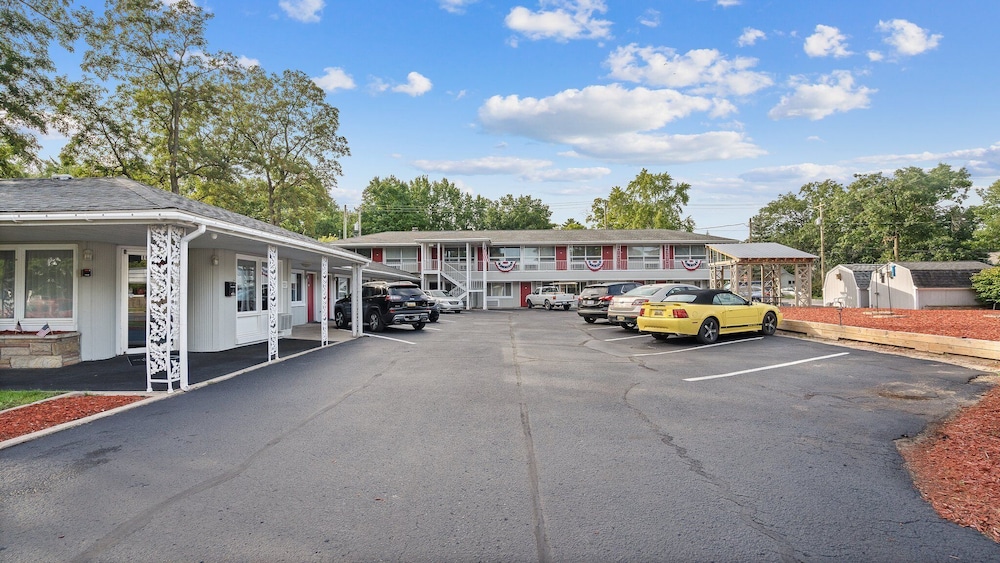 Grand Traverse Motel - photo 53