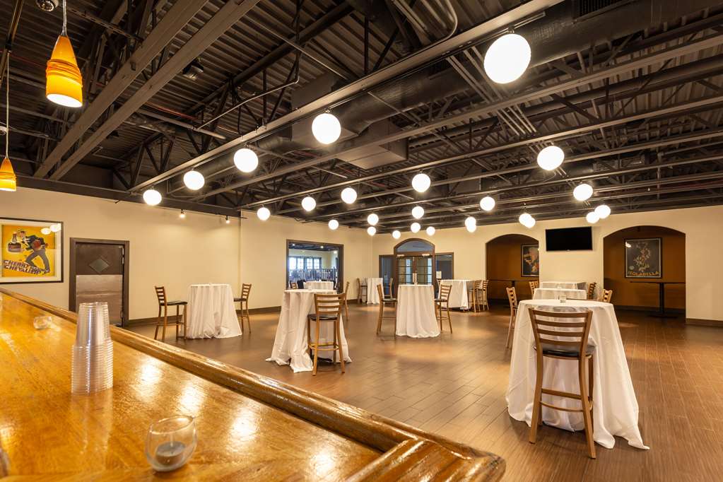 Comfort Inn St. Louis Westport Event Center - photo 36