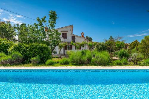 Apartmani Martina — 4-Star Luxury Hotel in Porec, Croatia