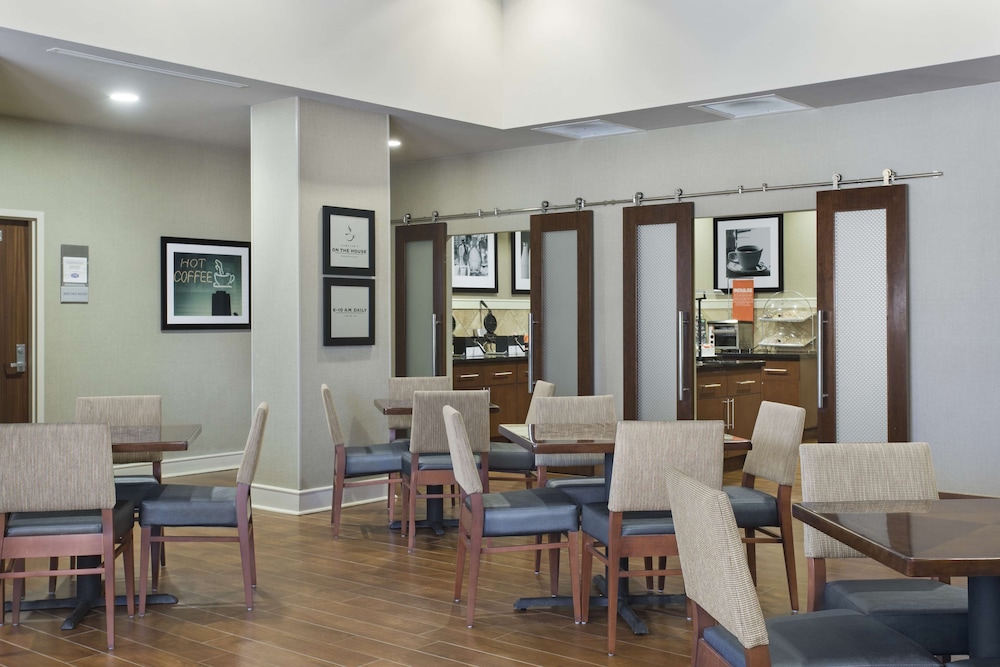 Hampton Inn & Suites Little Rock Downtown - photo 23