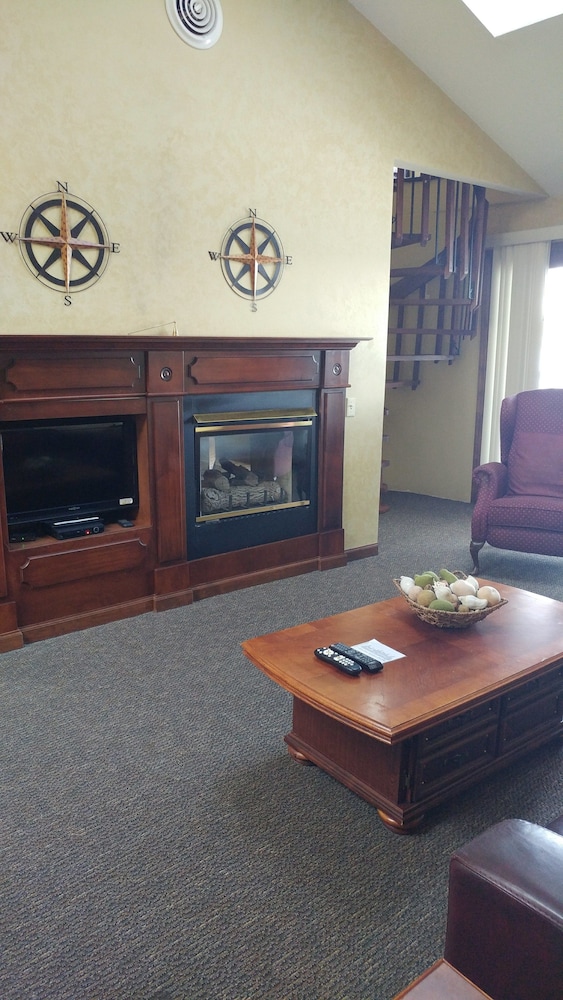 Snug Harbor Inn - photo 22