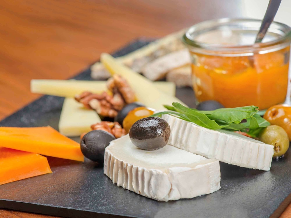 מזון ומשקאות