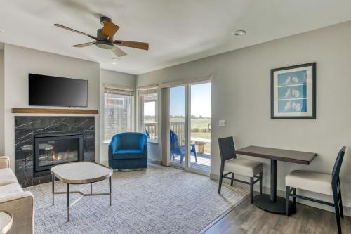 Lighthouse Oceanfront Resort - photo 23