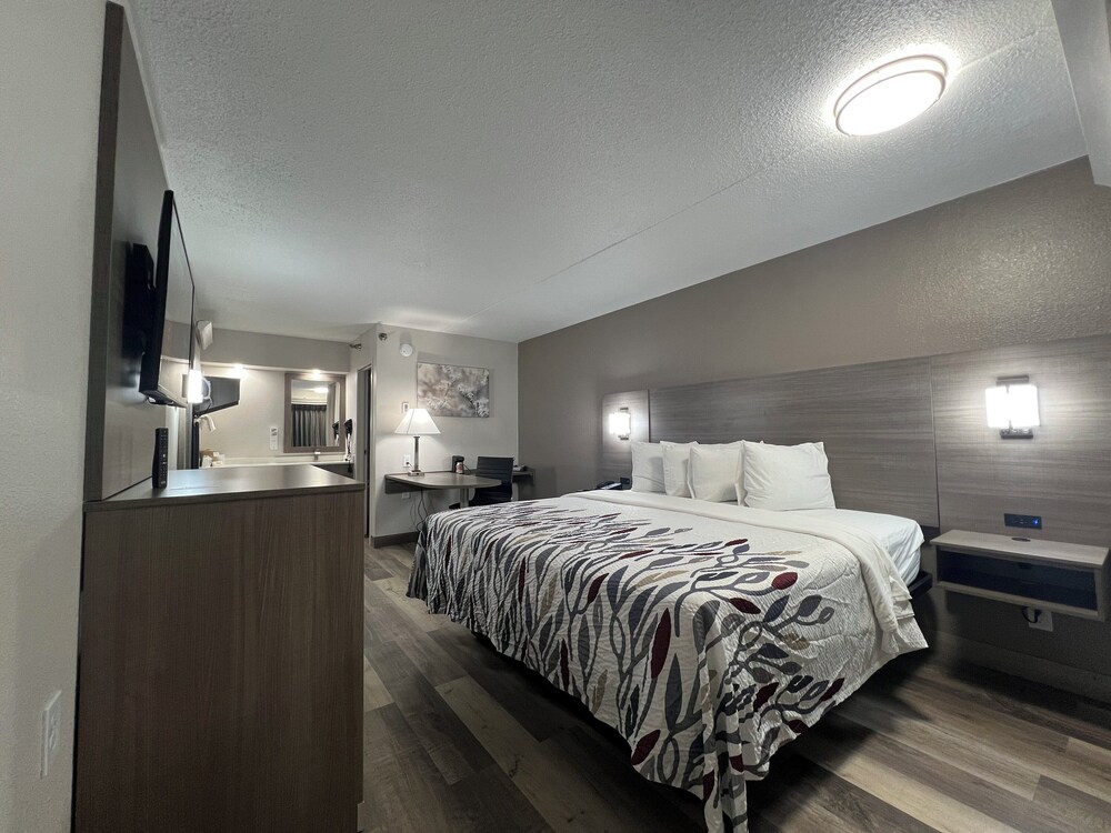 Red Roof Inn Lexington South - photo 13